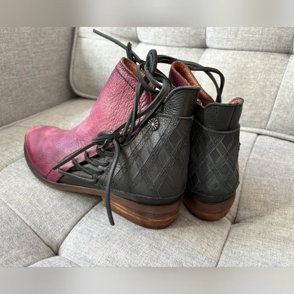 Veracruz Fox Hill Lace Booties Black and Bordeaux NWT